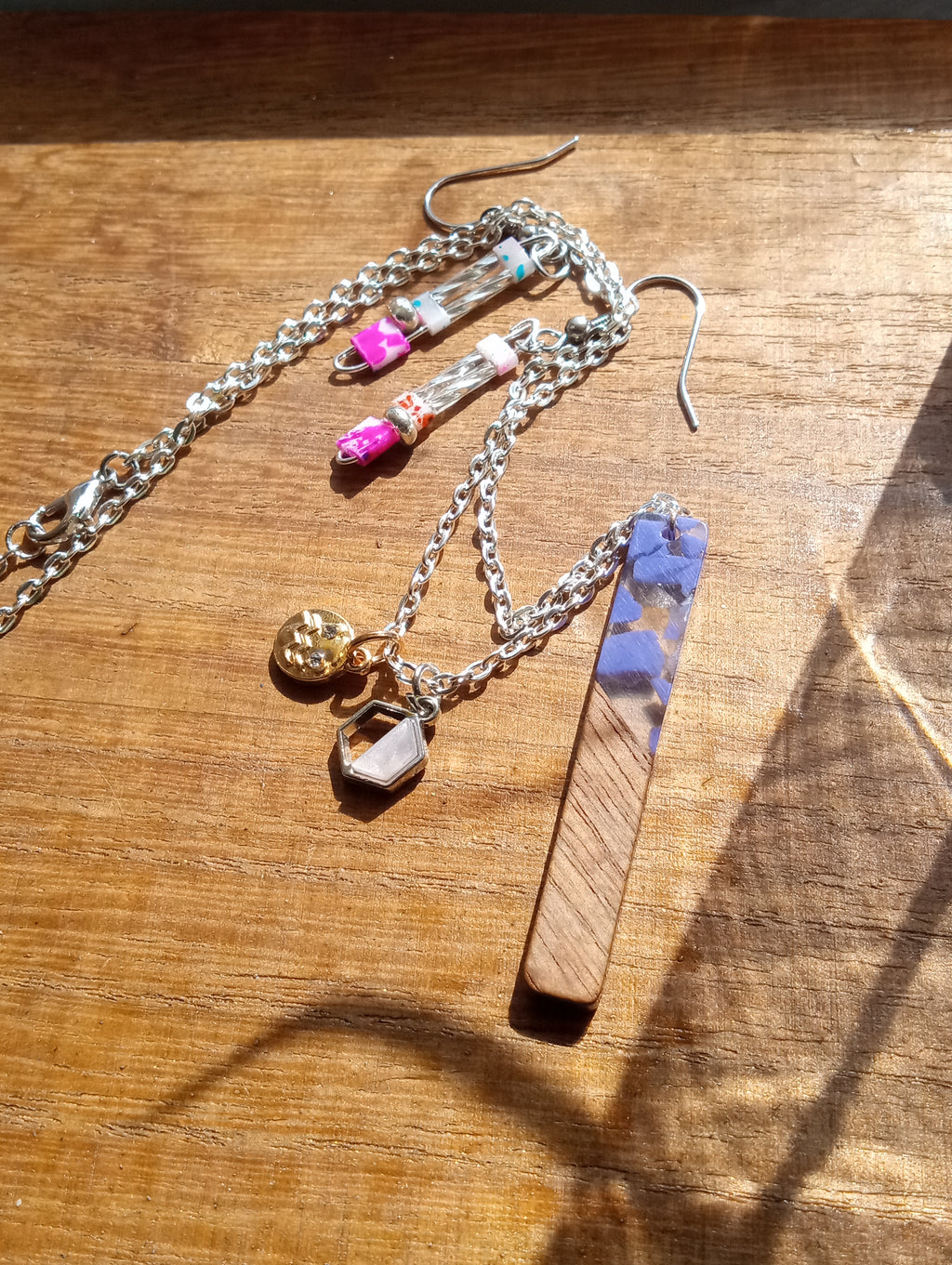 Resin & Walnut Pendant Charm Necklace 19"/Tila and Metallic Beaded Drop Earrings (purple)